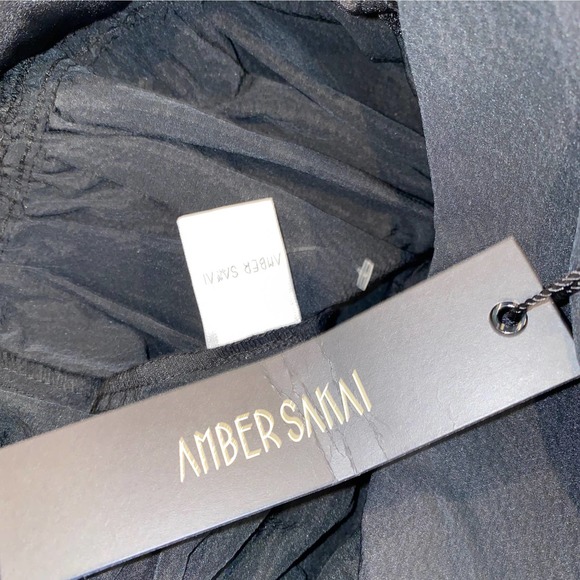 Amber Sakai Black Dress Short Sleeve V Neck NWT Size US 8 - Picture 5 of 6